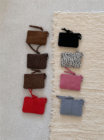 Mini peňaženka na zaväzovanie na krk, leopardný vzor, plyšový materiál, dámsky street štýl, púzdro na rúž a mince, jar 2025