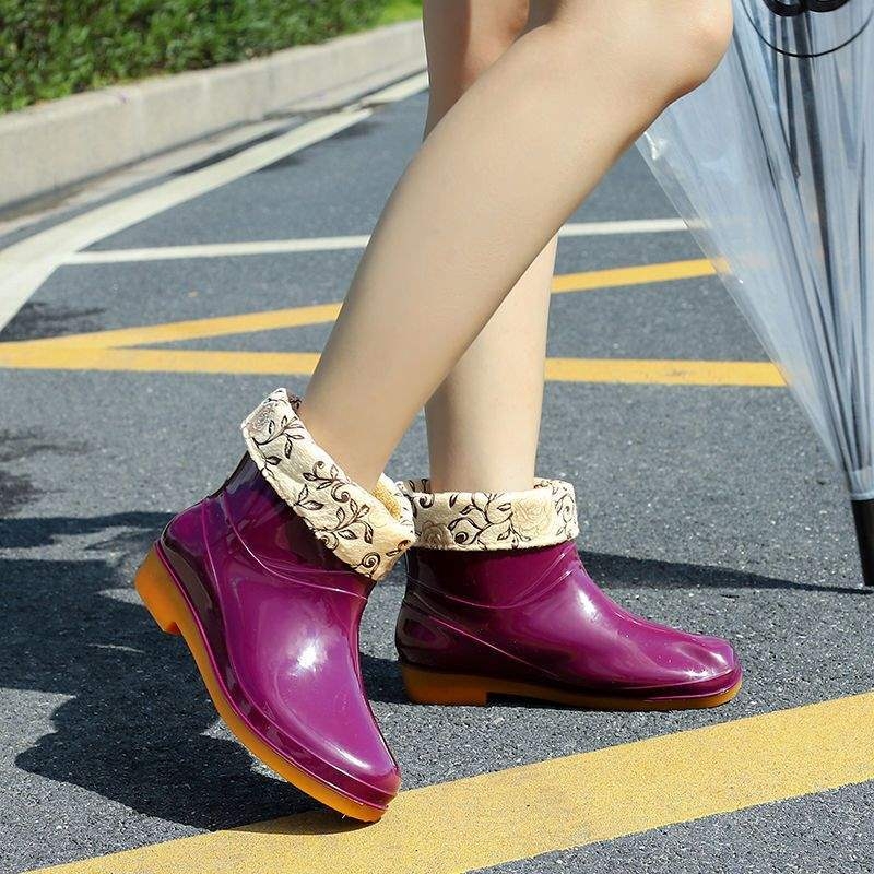 Moteriški guminiai lietaus batai, žemas siluetas, fleece pamušalas, priešslydžio padas