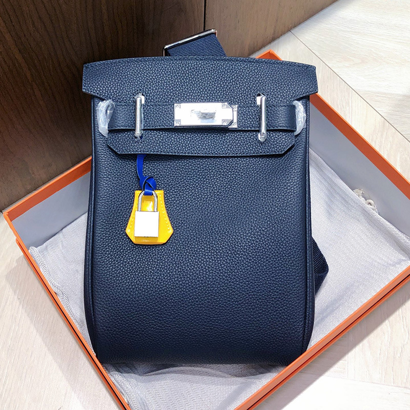 Unisex torba za prsa s Lychee uzorkom od gornjeg sloja teleće kože, crossbody stil, zatvaranje lokkom, unutarnji džepovi za telefon i dokumente, ljeto 2025