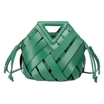Crossbody torba s obrnuto trokutim – PU, pletena košara, magnetska kopča, podstava od najlona, proljeće 2025