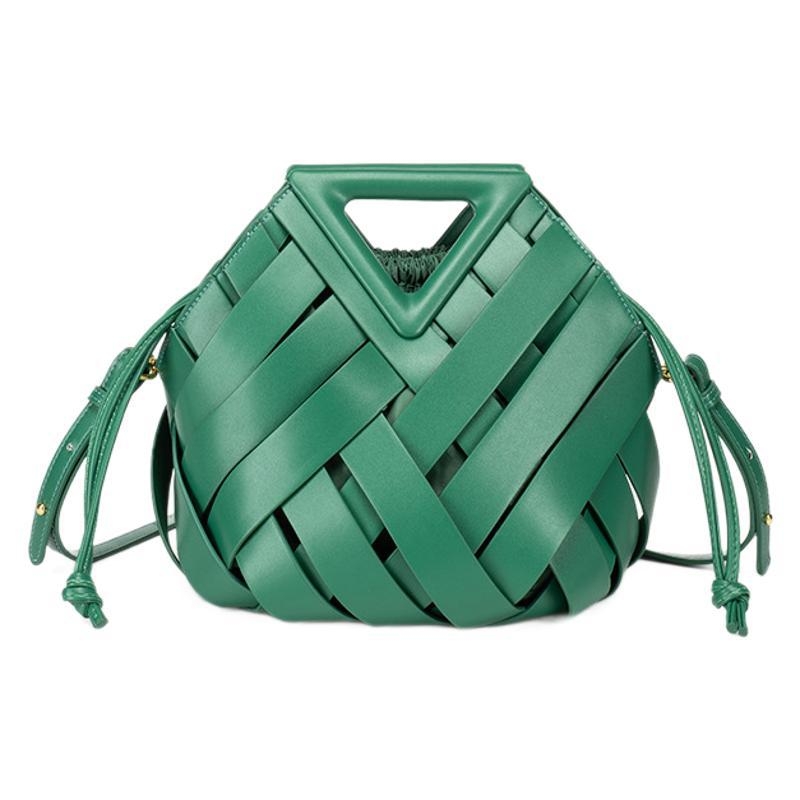 Crossbody torba s obrnuto trokutim – PU, pletena košara, magnetska kopča, podstava od najlona, proljeće 2025