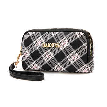 Ženska clutch torbica sa zatvaračem na zip, PU materijal, vodoravni kvadratni oblik, unutarnji džep za mobitel i ID karticu, podstava od poliester.