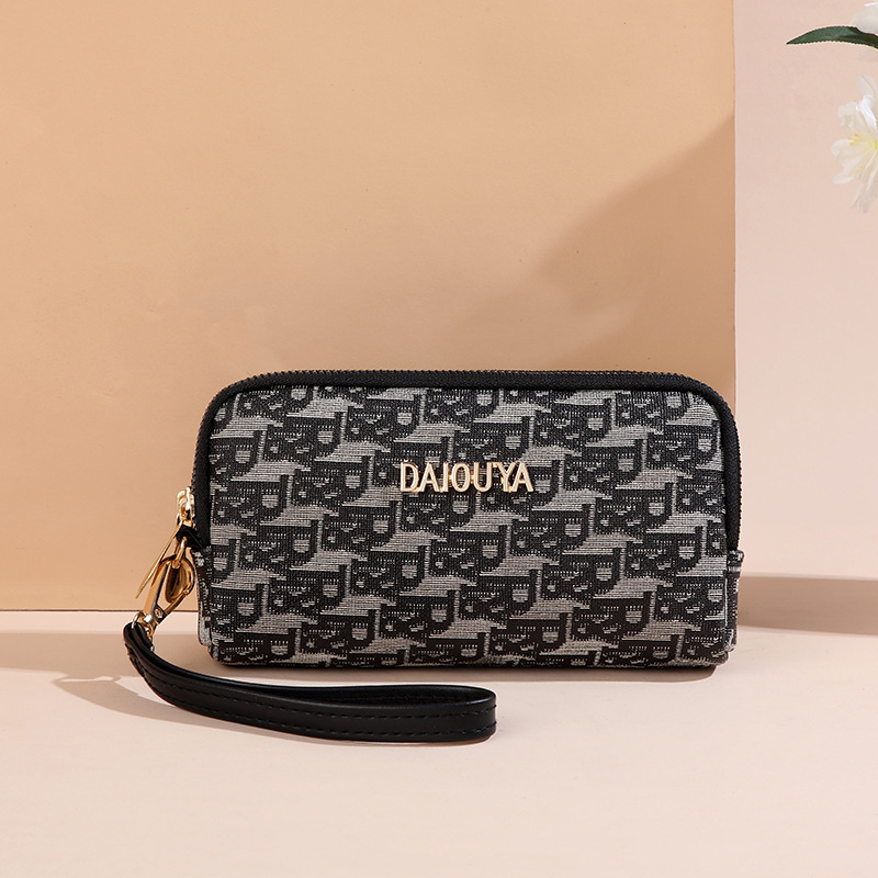 Ženska clutch torbica sa zatvaračem na zip, PU materijal, vodoravni kvadratni oblik, unutarnji džep za mobitel i ID karticu, podstava od poliester.