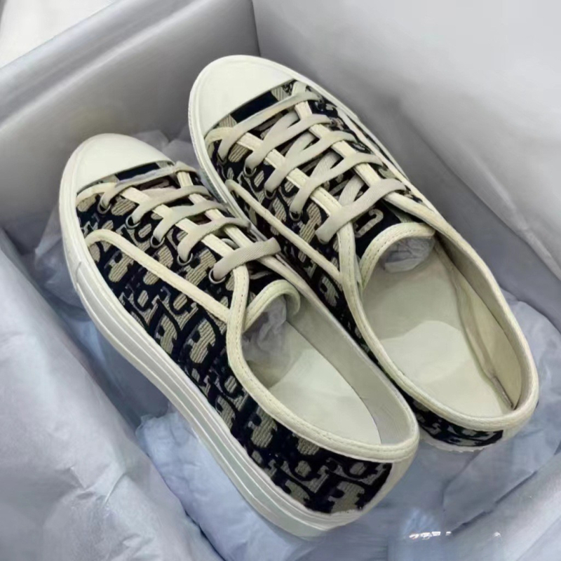 Siuvinėti drobės bateliai, žemas viršus, raišteliai, kvėpuojantys, guma padas