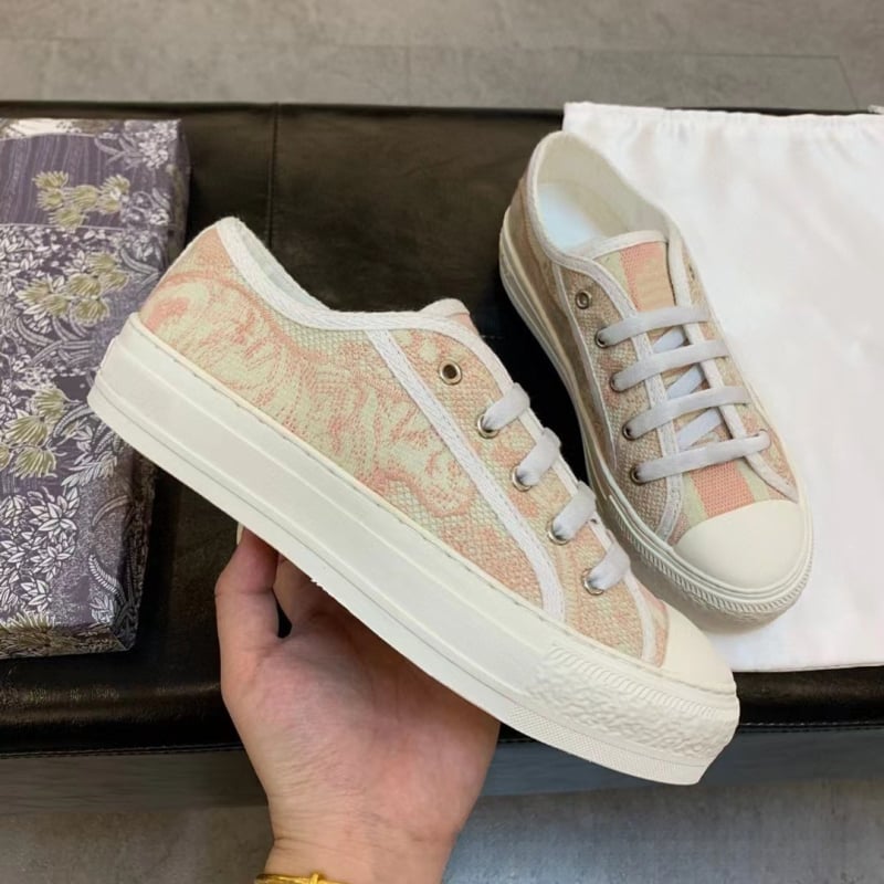 Siuvinėti drobės bateliai, žemas viršus, raišteliai, kvėpuojantys, guma padas