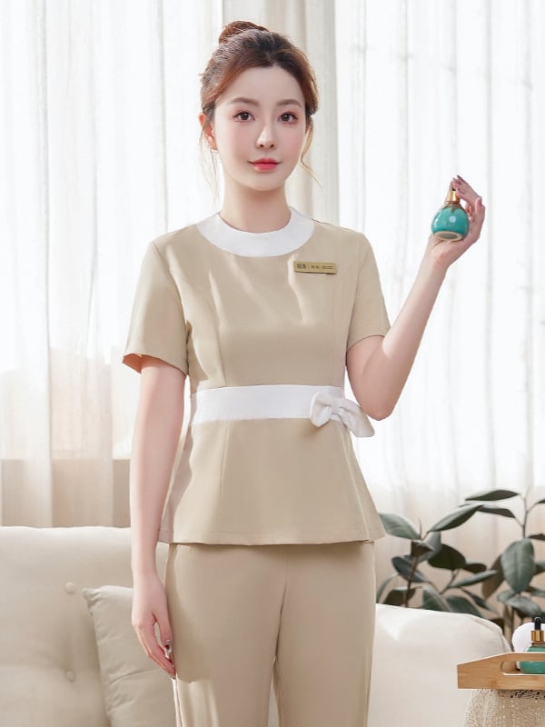 Ženská uniforma do kozmetického salónu – rýchloschnúci materiál, zmes polyesteru a elastanu, krátke rukávy, kruhový výstrih, nohavice