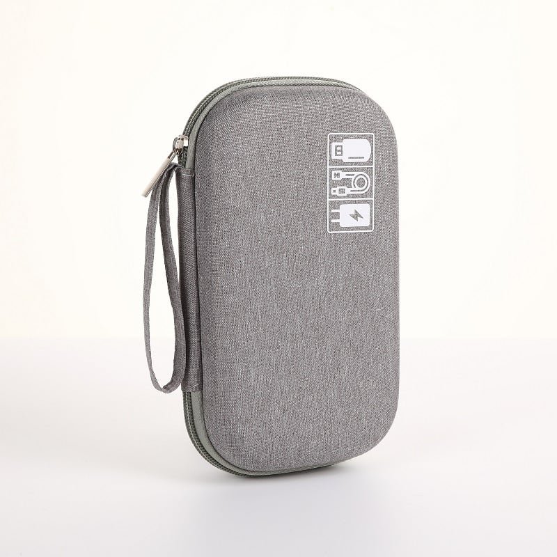 Multifunkciós adatkábel-tároló táska, kézitáska-stílus, anyag Oxford vászon + EVA, kis egyrétegű kialakítás, méretei 20,5×11×5 cm, súlya 90 g, utazáshoz ideális