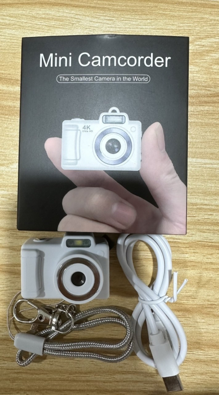 4K džepna kamera sa stabilizacijom slike, vodootporna, 0,96-inčni LCD zaslon, microSD pohrana, snimanje videa i fotografija