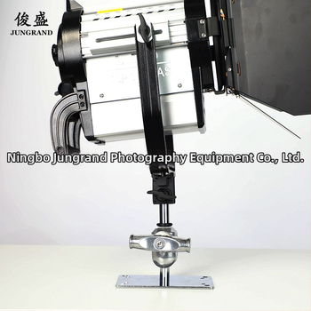 Accesorii pentru stația de iluminat în studio: adaptor din aliaj de aluminiu, adaptor universal, articulație reglabilă inteligentă pentru stația de iluminat (Aliaj de aluminiu; sarcină maximă 2–5 kg; greutate 0,74 kg; potrivit pentru fotografia de studio)