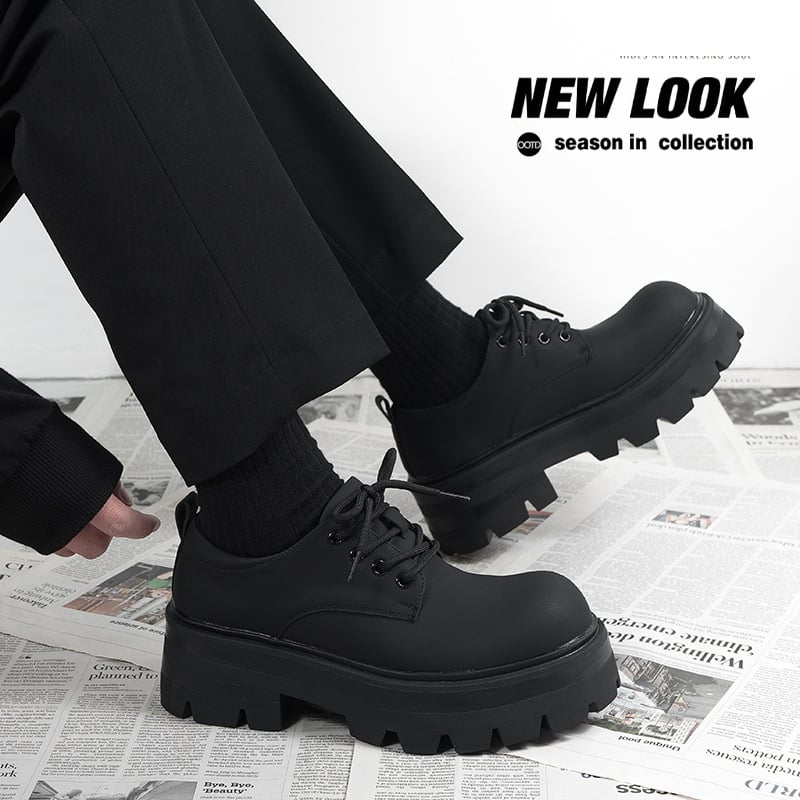 Meeste derby kingad paksu tallaga kõrguse suurendamiseks – matt viimistlus, pealne mikrofiibernahk, kummist talla, ees nöörimine