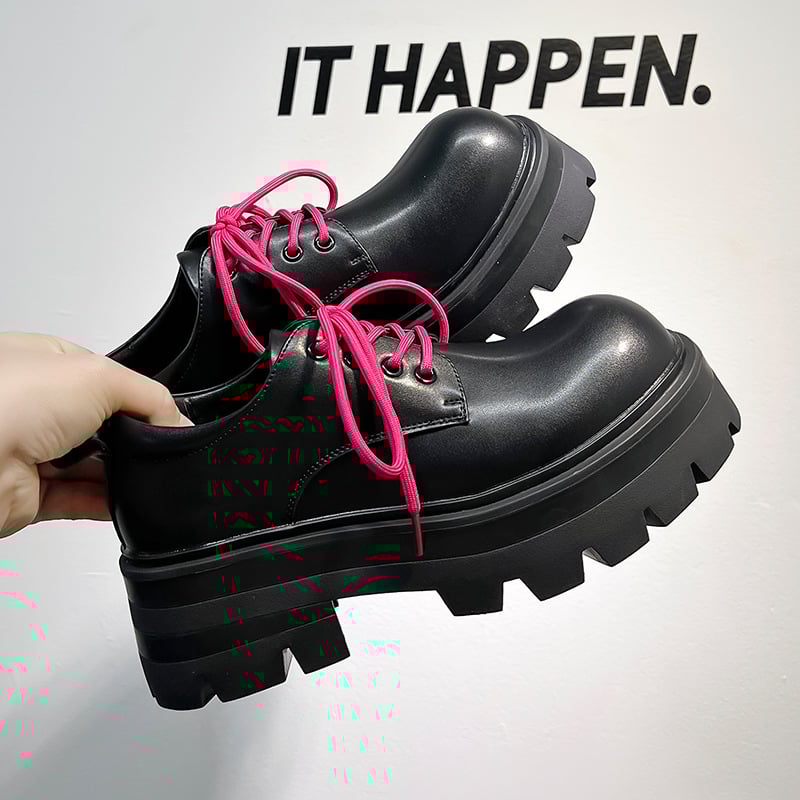 Meeste derby kingad paksu tallaga kõrguse suurendamiseks – matt viimistlus, pealne mikrofiibernahk, kummist talla, ees nöörimine