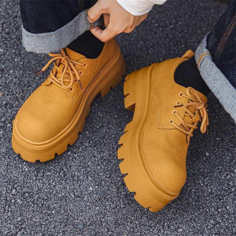 Meeste derby kingad paksu tallaga kõrguse suurendamiseks – matt viimistlus, pealne mikrofiibernahk, kummist talla, ees nöörimine