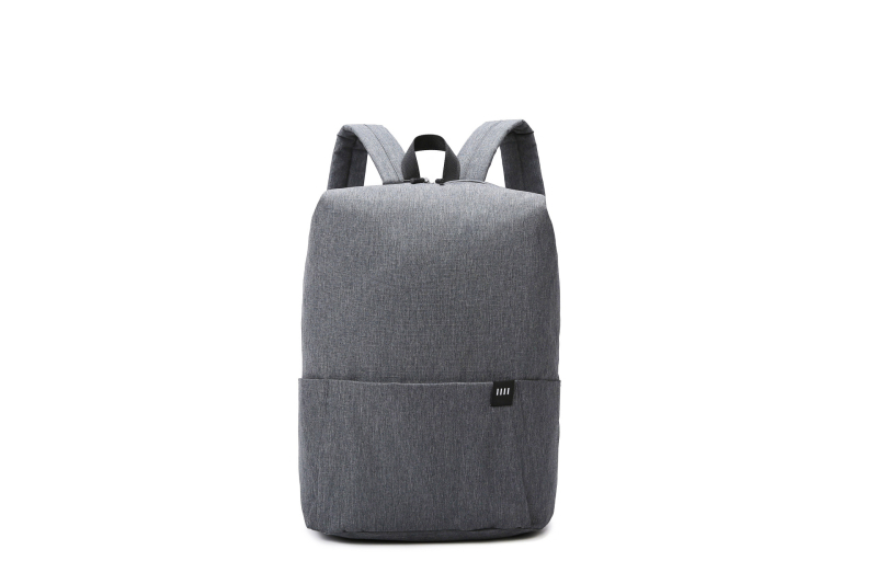 Unisex ruksak od Oxford tkanine, vodootporan, prozračan, kapacitet do 20 L.