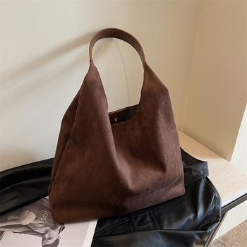 Nabuk tote torba, gradski stil, vertikalno kvadratni silueta, magnetska zatvarač, unutarnja džep za telefon, jedna naramenica