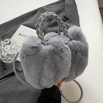 Torba za rame — pliš materijal, cilindrični oblik, magnetni zatvarač, podstava od poliestra, gradski jednostavan stil