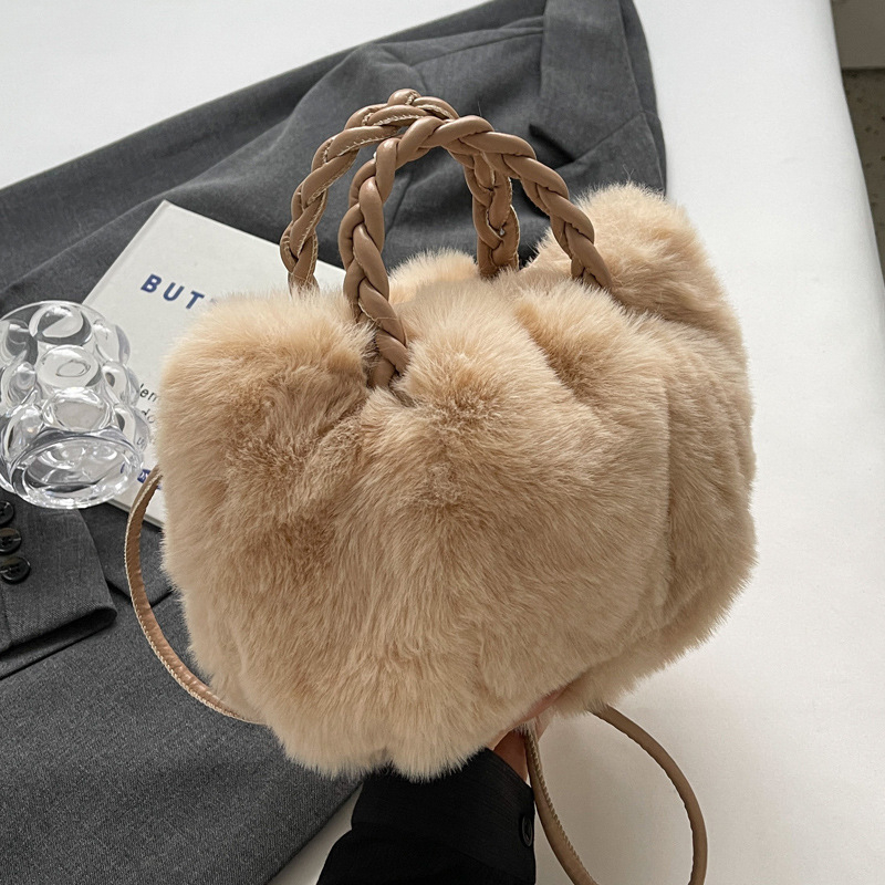 Torba za rame — pliš materijal, cilindrični oblik, magnetni zatvarač, podstava od poliestra, gradski jednostavan stil