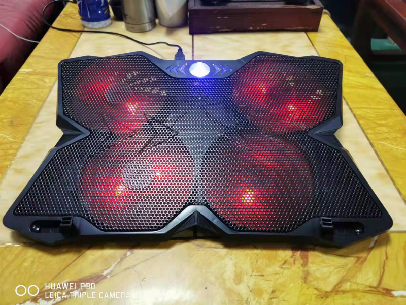 Ноутбук охладител F4 с 4 тихи вентилатора, метална мрежа, тегло 0,74 кг