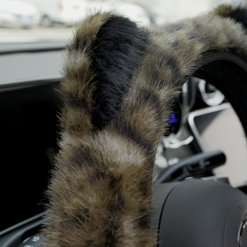 Navlaka za volan automobila - slatko pliš, bez unutarnjeg prstena, standardni montažni postupak, zimska uporaba