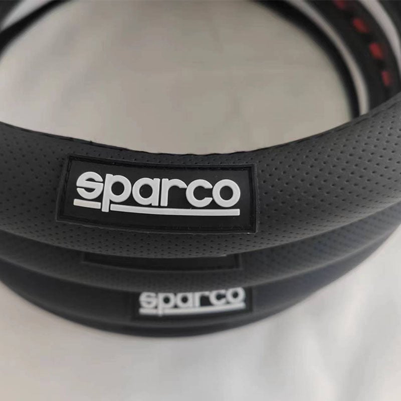 Bőrből készült kormánykerékborítás hímzéssel, négy évszakos univerzális illeszkedés, gépi varrással készítve, egyszerű felhelyezés