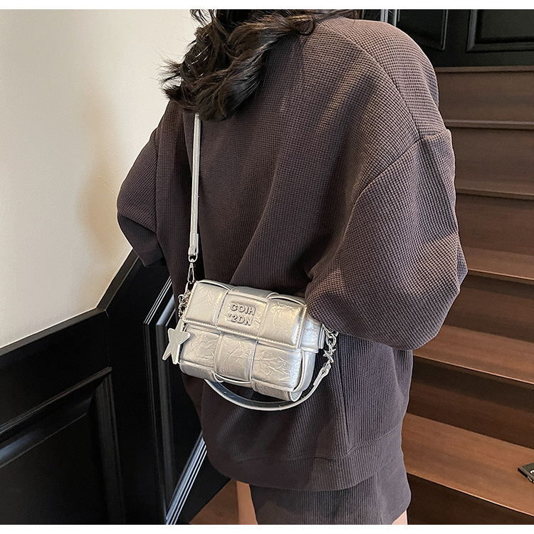 PU materijal crossbody torba kvadratnog oblika, vodoravna, sa zatvaračem i džepom za telefon