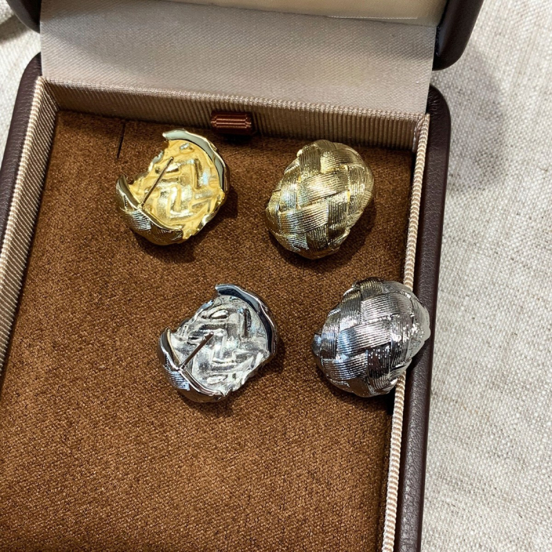 Геометрични обеци за уши със стоманени шипове, основа от сплав, покритие, екологично електроплатиране (модел 236)