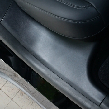 Prag vrata za Tesla Model Y – ABS materijal; Bez obrade ili prilagodbe; Ispis logotipa nije moguć