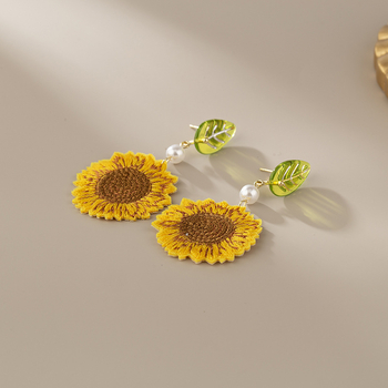 Обeци - слънчогледов текстилен дизайн, материал: плат, щипки за уши с москитна спирала, пасторален стил, свеж и сладък, за жени