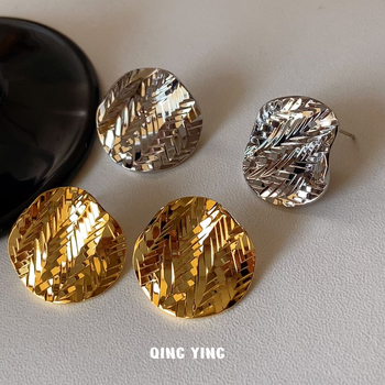 Nepravilnog oblika metalne naušnice s efektom usitnjenog leda, pozlaćeni bakar, geometrijski oblik, francuski stil