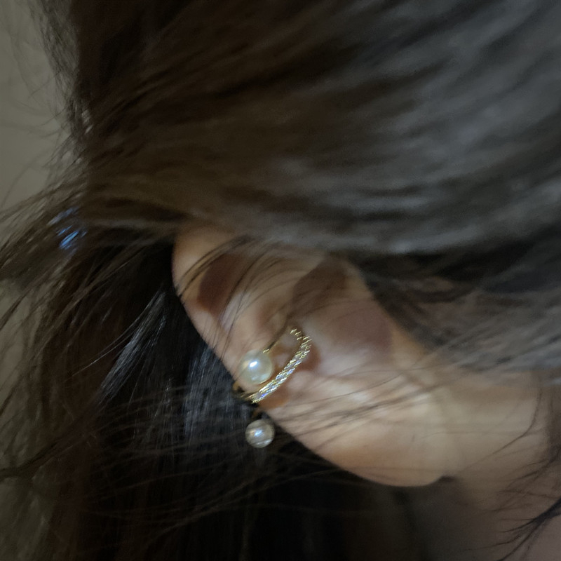 U-образна ушна клипса, геометричен дизайн, сребърно покритие, Hansa, пролет 2025