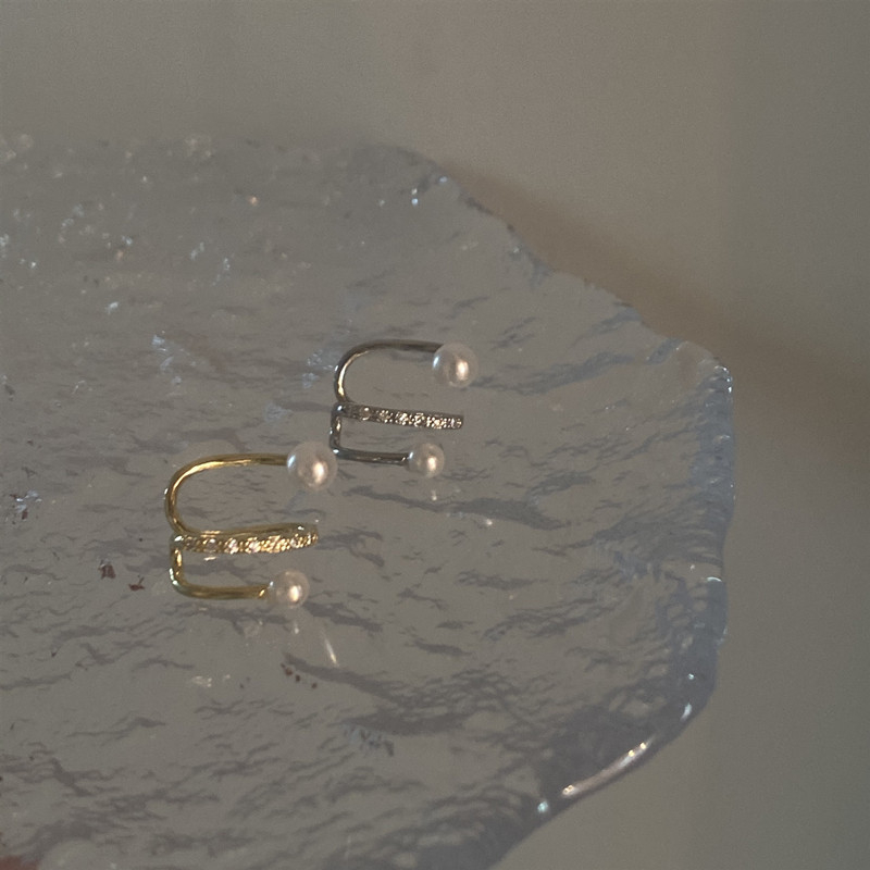 U-образна ушна клипса, геометричен дизайн, сребърно покритие, Hansa, пролет 2025