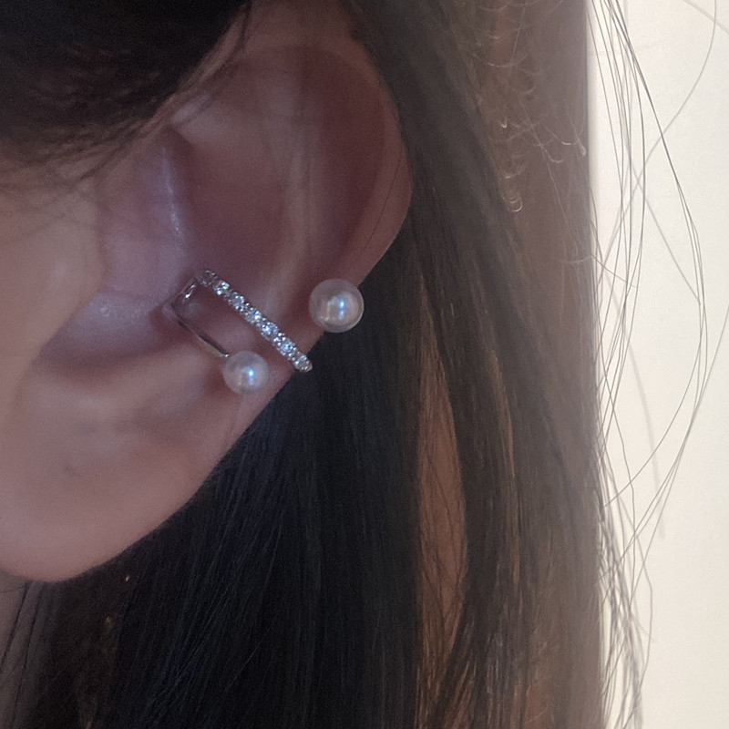 U-образна ушна клипса, геометричен дизайн, сребърно покритие, Hansa, пролет 2025