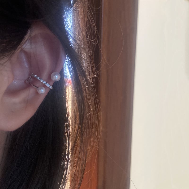 U-образна ушна клипса, геометричен дизайн, сребърно покритие, Hansa, пролет 2025