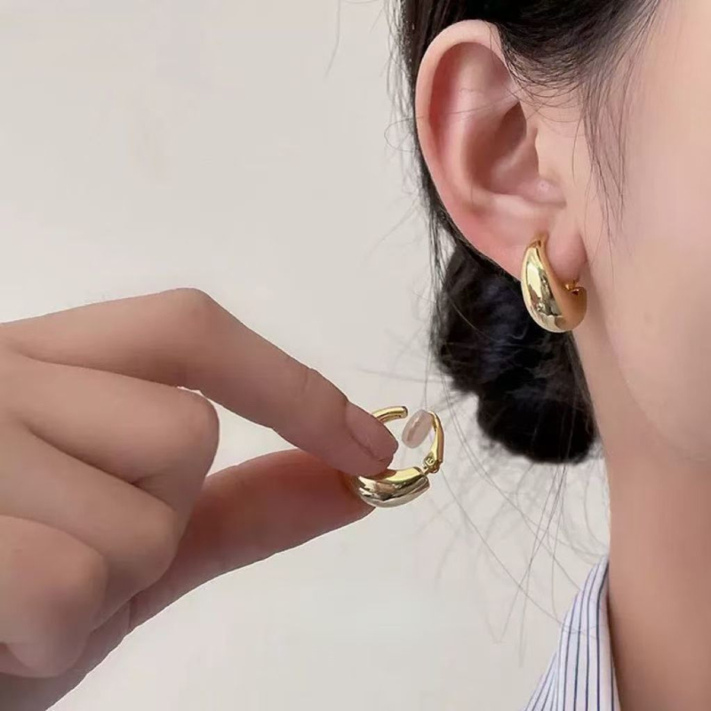 Metalne ušne klipse, minimalistički geometrijski dizajn, elektroplatirano, s silikonim jastučićima, za žene