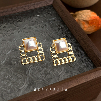 Френски ретро стил: квадратни ушни клипове с перла, позлатена медна сплав, геометричен дизайн, вдъхновен от москитна спирала