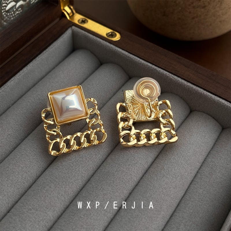 Френски ретро стил: квадратни ушни клипове с перла, позлатена медна сплав, геометричен дизайн, вдъхновен от москитна спирала