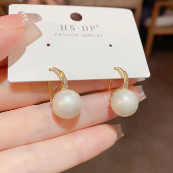 Kõrvarõngad mikro-pavé zirkoniumiga ja pärlkaablitega, geomeetriline kujundus, vaskmaterjal, naistele, sügis 2024