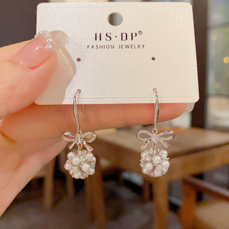 Дамски медни обици с панделка във форма на лък, перлени топчета и ресни, прост стил за жени