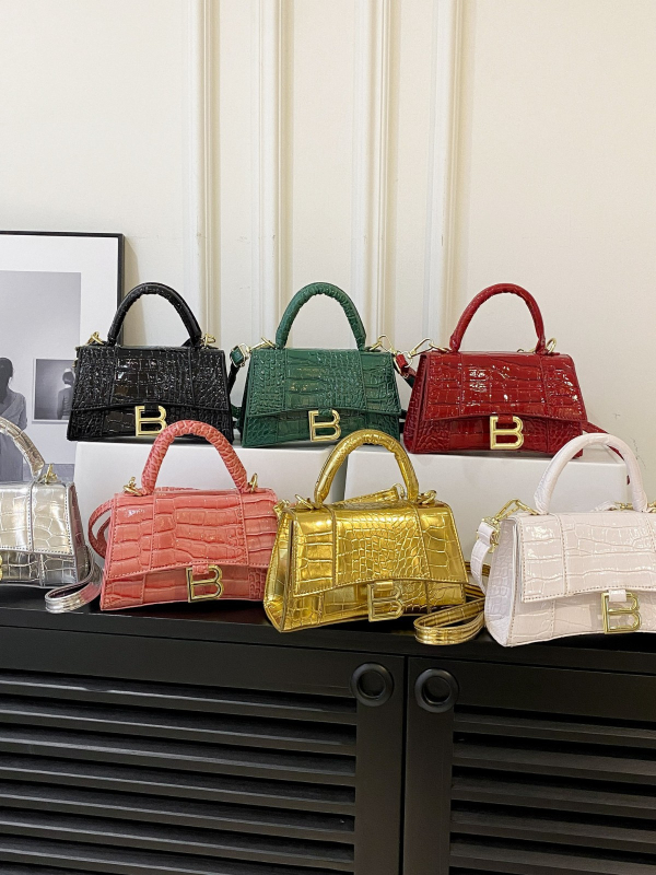 Ženska crossbody torba s polumjesecem i poklopcem, PU materijal