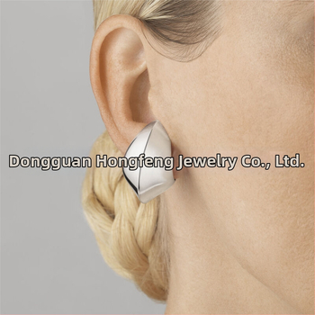 Naiste retro rõngakujuline kõrva klipp, geomeetriline ringikujuline disain, messing + valge teras, elektroplatineerimine