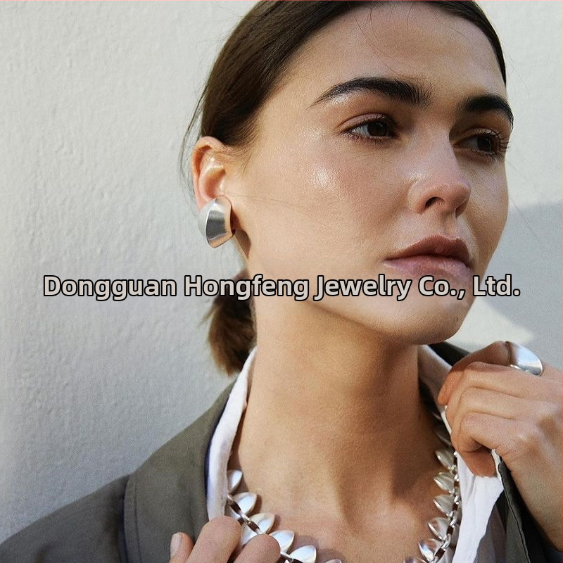 Naiste retro rõngakujuline kõrva klipp, geomeetriline ringikujuline disain, messing + valge teras, elektroplatineerimine