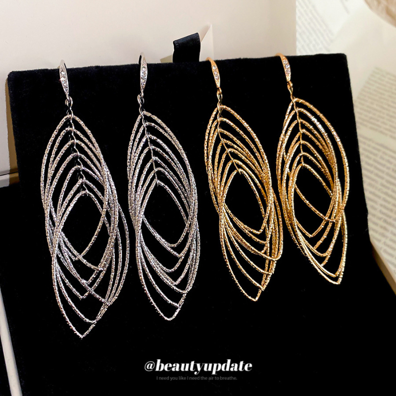 Geomeetrilised metallist kõrvarõngad tühja risti detailiga, naistele, talvise 2025 väljaanne, moodne linnalähedane stiil