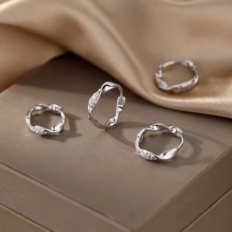 Cercei Mobius din argint Sterling pentru femei – design geometric minimalist, finisaj electroplacat