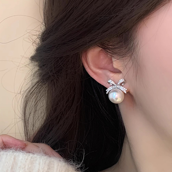 Cercei cu formă de funda din aliaj, placare electrolitică, știfturi din argint 925, stil lux lejer