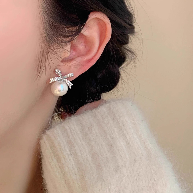 Cercei cu formă de funda din aliaj, placare electrolitică, știfturi din argint 925, stil lux lejer