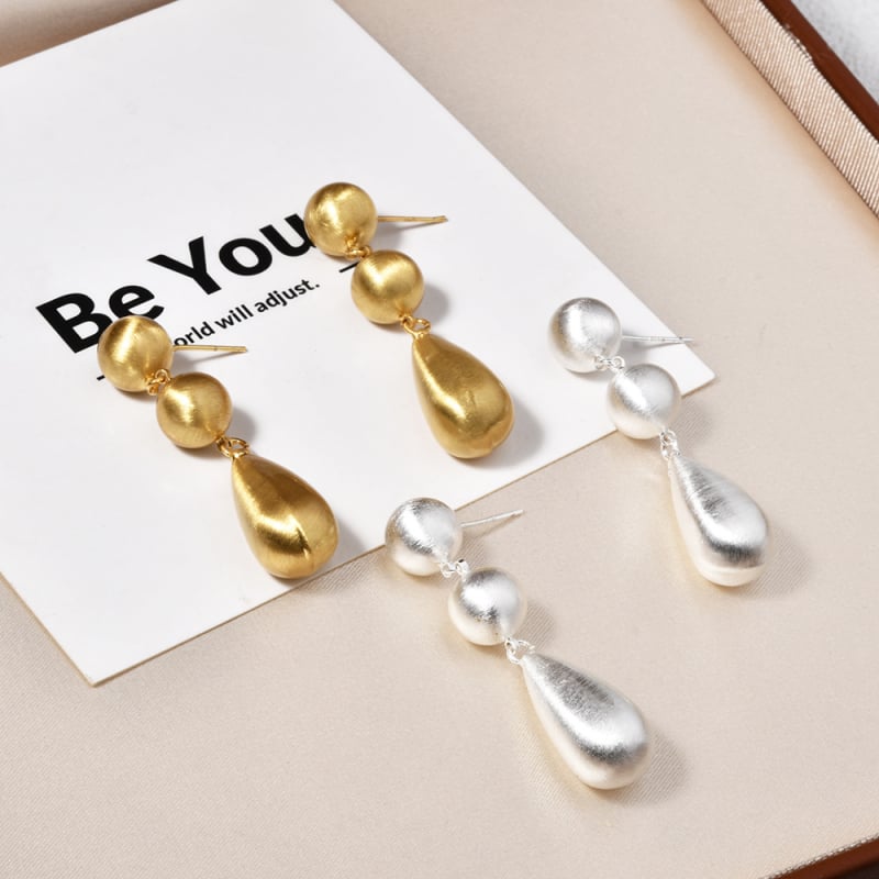 Обици: Ретро метални капковидни обици с матово завършване и дизайн от топчета, европейски стил за жени