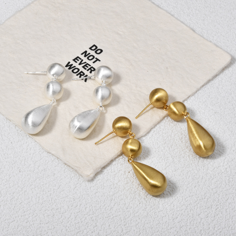 Обици: Ретро метални капковидни обици с матово завършване и дизайн от топчета, европейски стил за жени