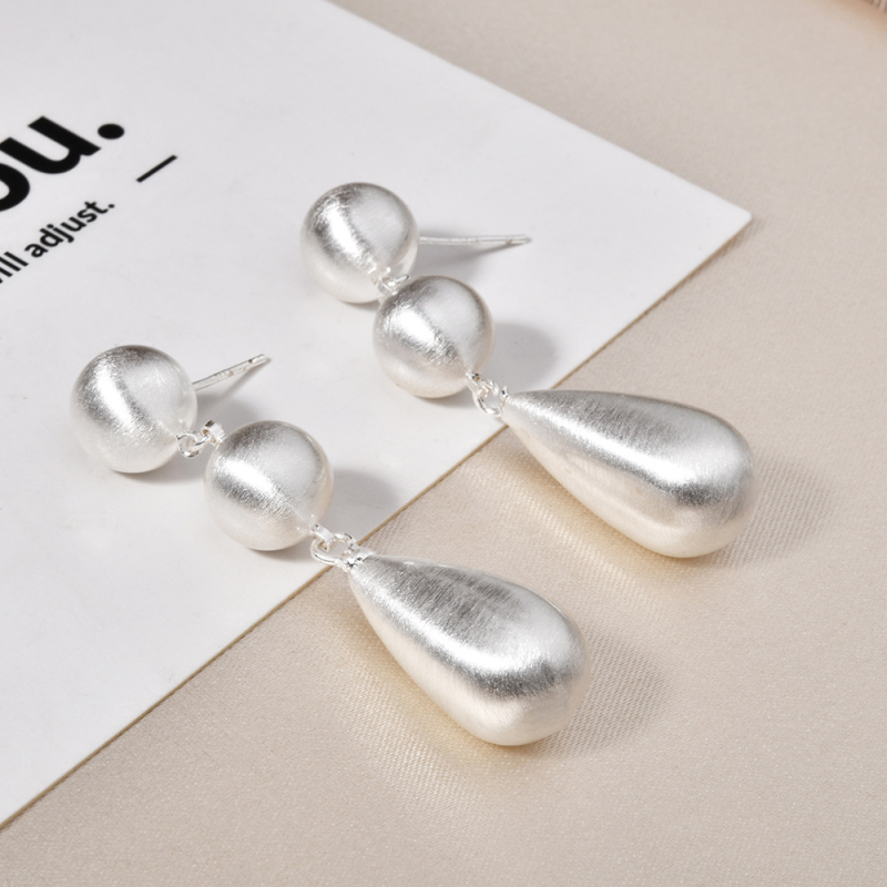 Обици: Ретро метални капковидни обици с матово завършване и дизайн от топчета, европейски стил за жени