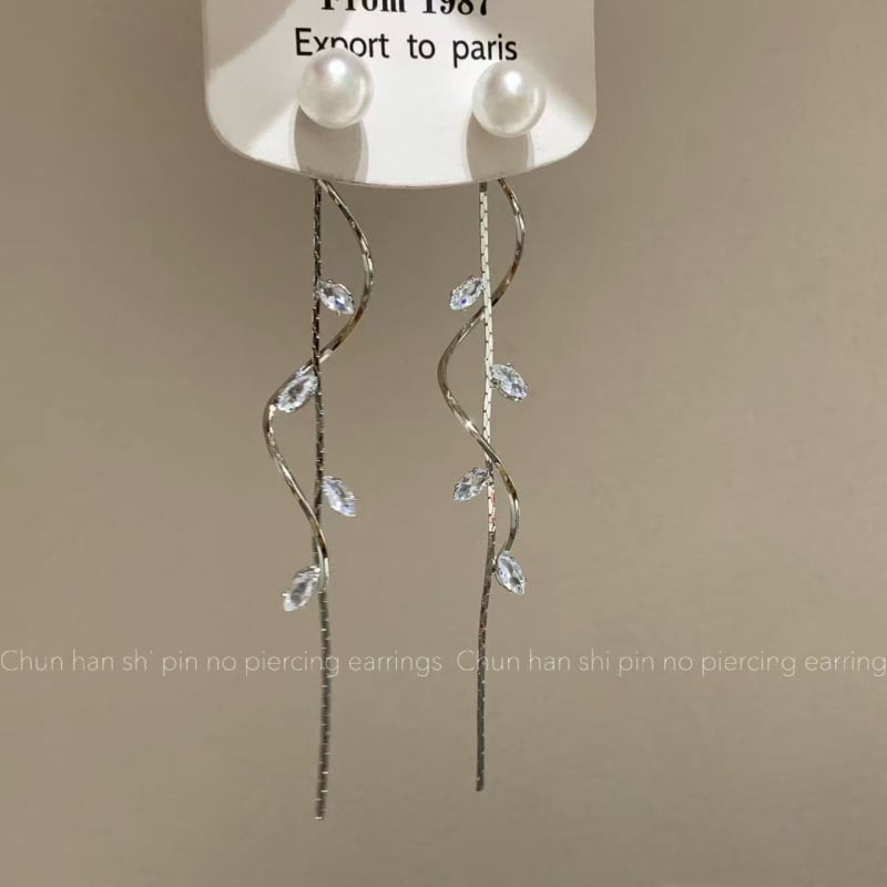 Klip naušnice od bakra, cvjetni oblik, ugradene perle, Chun Han