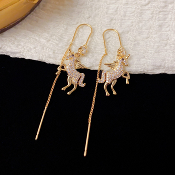 Pegazus Zodiákus fülbevalók, réz, egyszerű stílus, tél 2025 kiadás