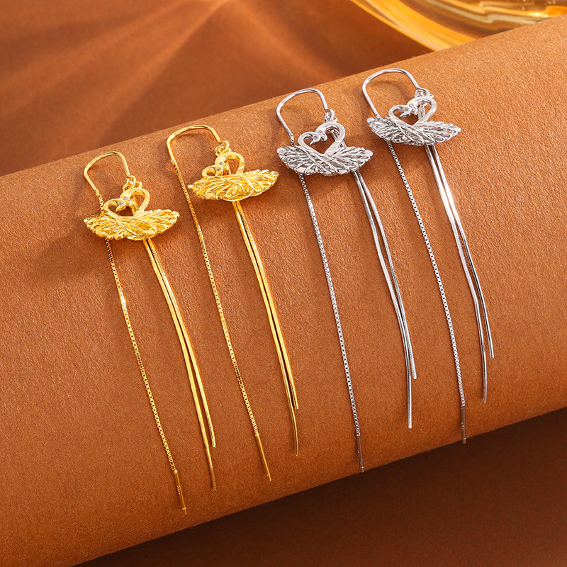 925-ös ezüst fülbevaló, kefével megmunkált felülettel – kettős hattyú, hosszú bojtok, fülhurok (925 Sterling Silver, brushed finish, double swan, long tassel, ear wires)